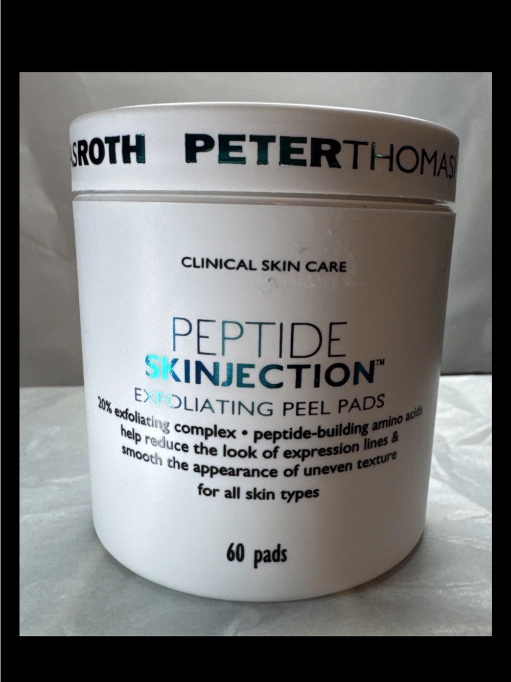 Peter Thomas Roth Peptide Skin Injection Exfoliating Peel Pads — White